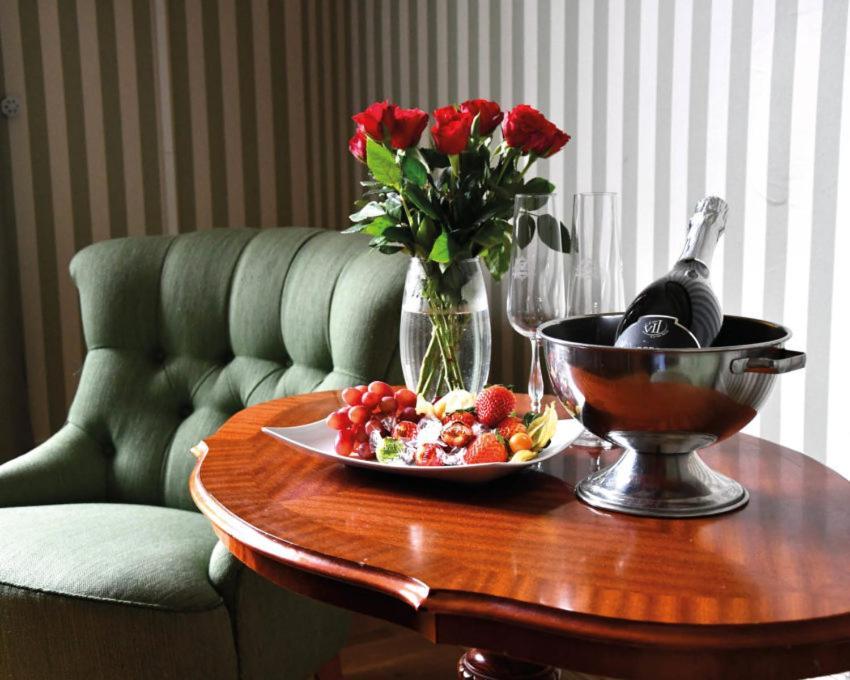 Kisa Waerdshus & Hotell Zewnętrze zdjęcie