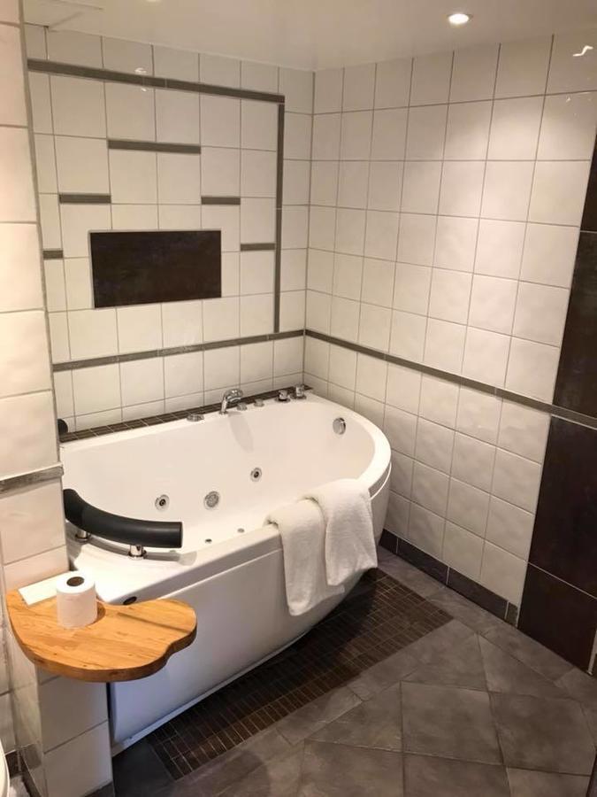 Kisa Waerdshus & Hotell Zewnętrze zdjęcie
